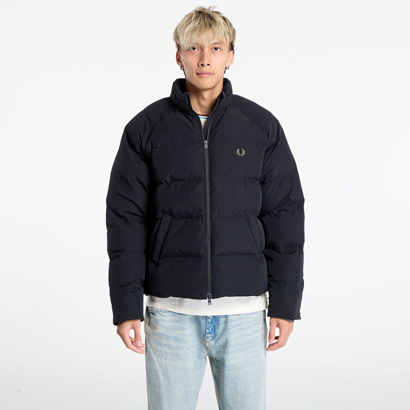 Prešívaná bunda Fred Perry FRED PERRY Raglan Sleeve Padded Jacket Čierna | J1309 102