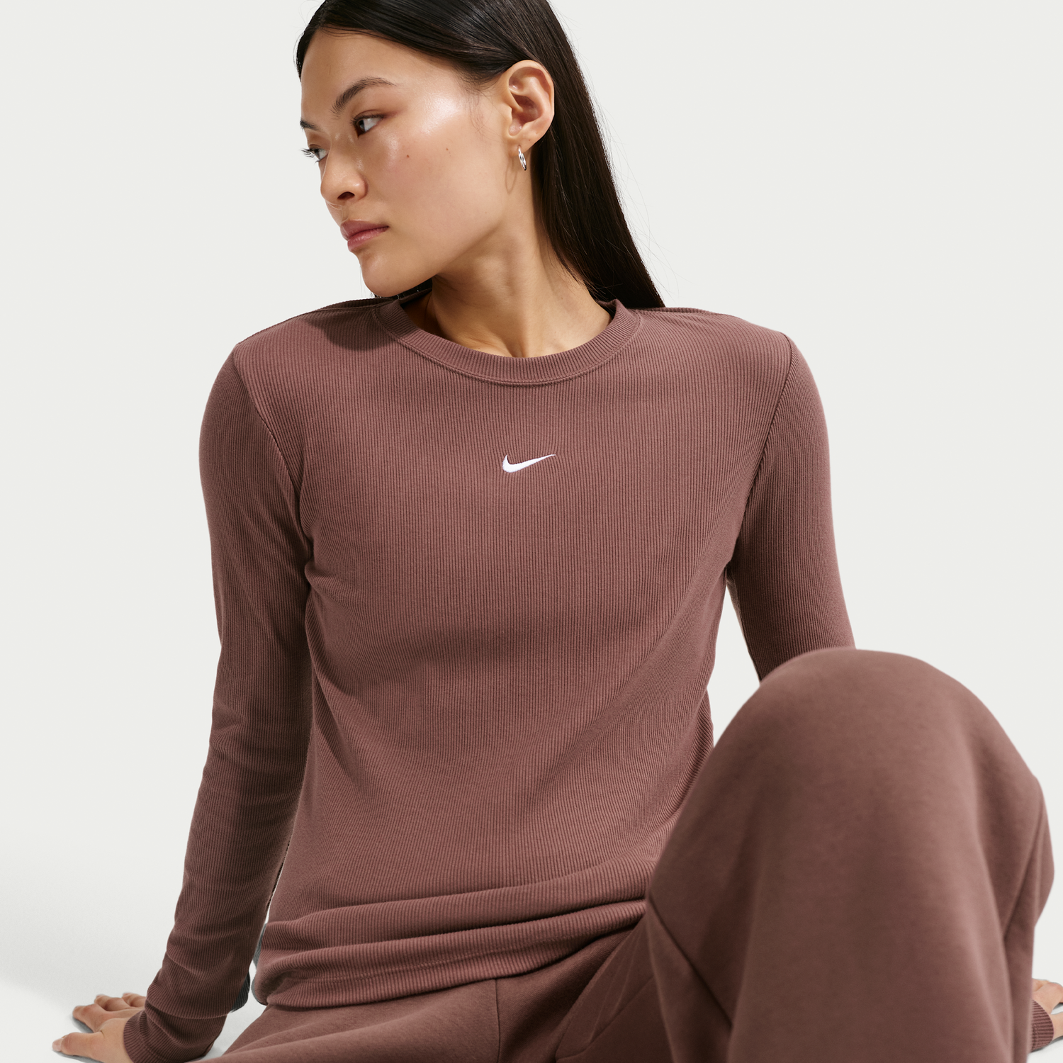 Tričko Nike Long Sleeve Ribbed Tight T-shirt NSW Hnedá | IH7691-502, 1