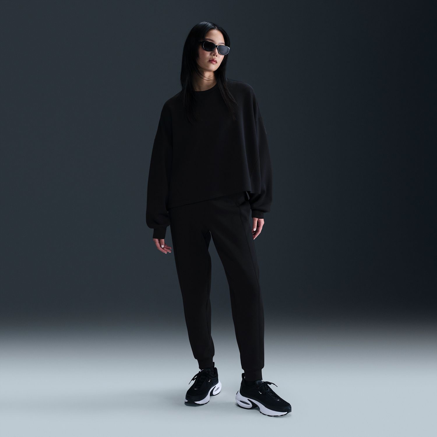 Mikina Nike 24.7 Impossibly Soft Dri-FIT Crewneck Sweatshirt Čierna | HQ8193-010, 1