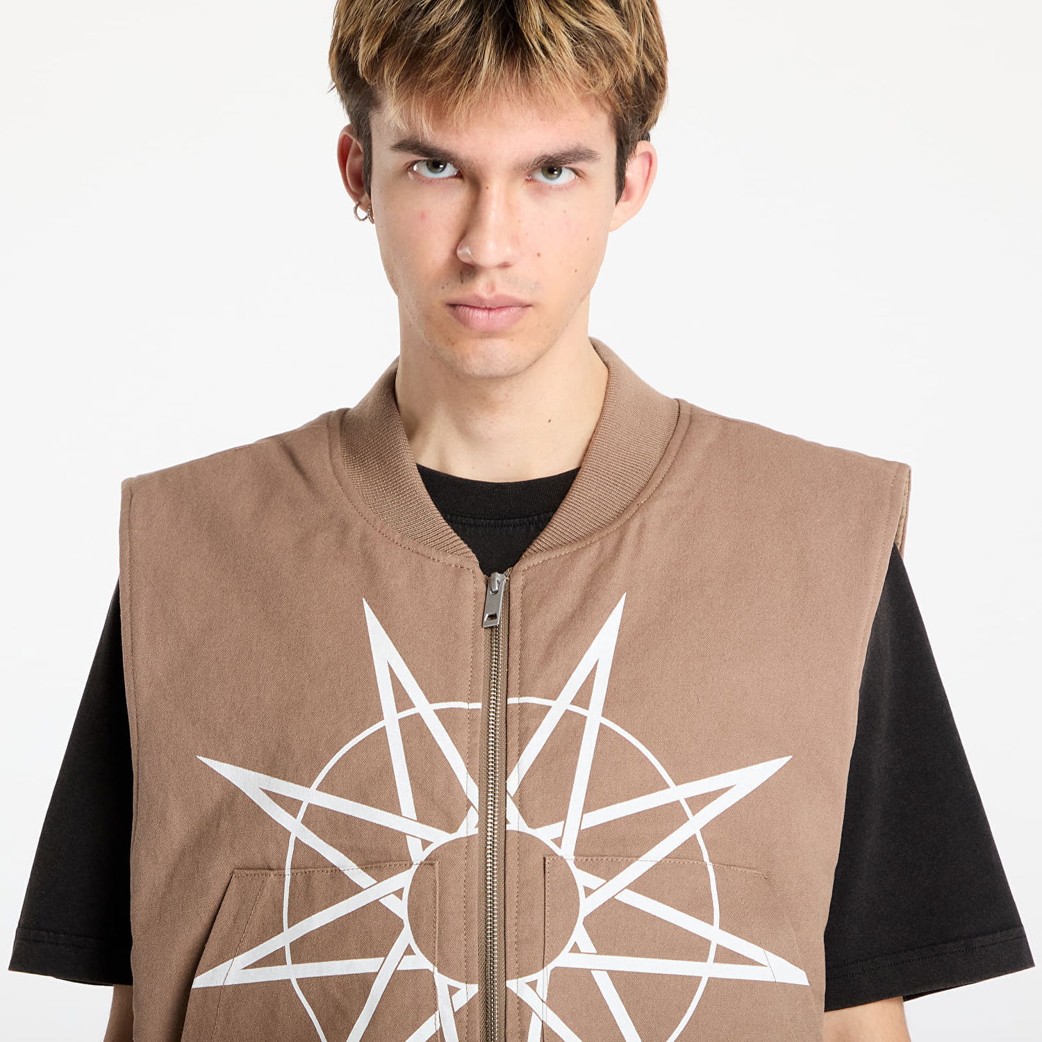 Vesta Pleasures PLEASURES x Slipknot Padded Vest Hnedá | P25SK003 BEIGE, 1