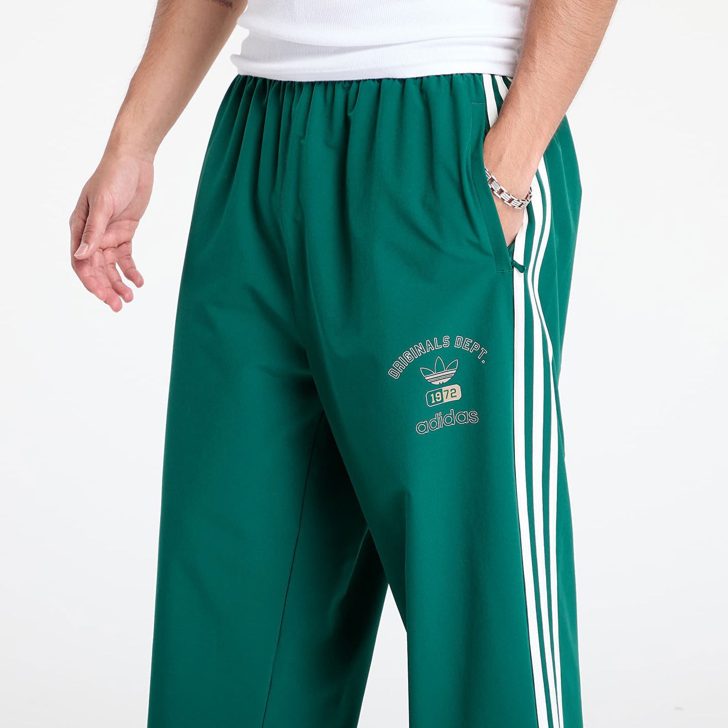 Nohavice adidas Originals adidas Originals Dept. Woven Firebird Track Pants Zelené | KD6254, 1