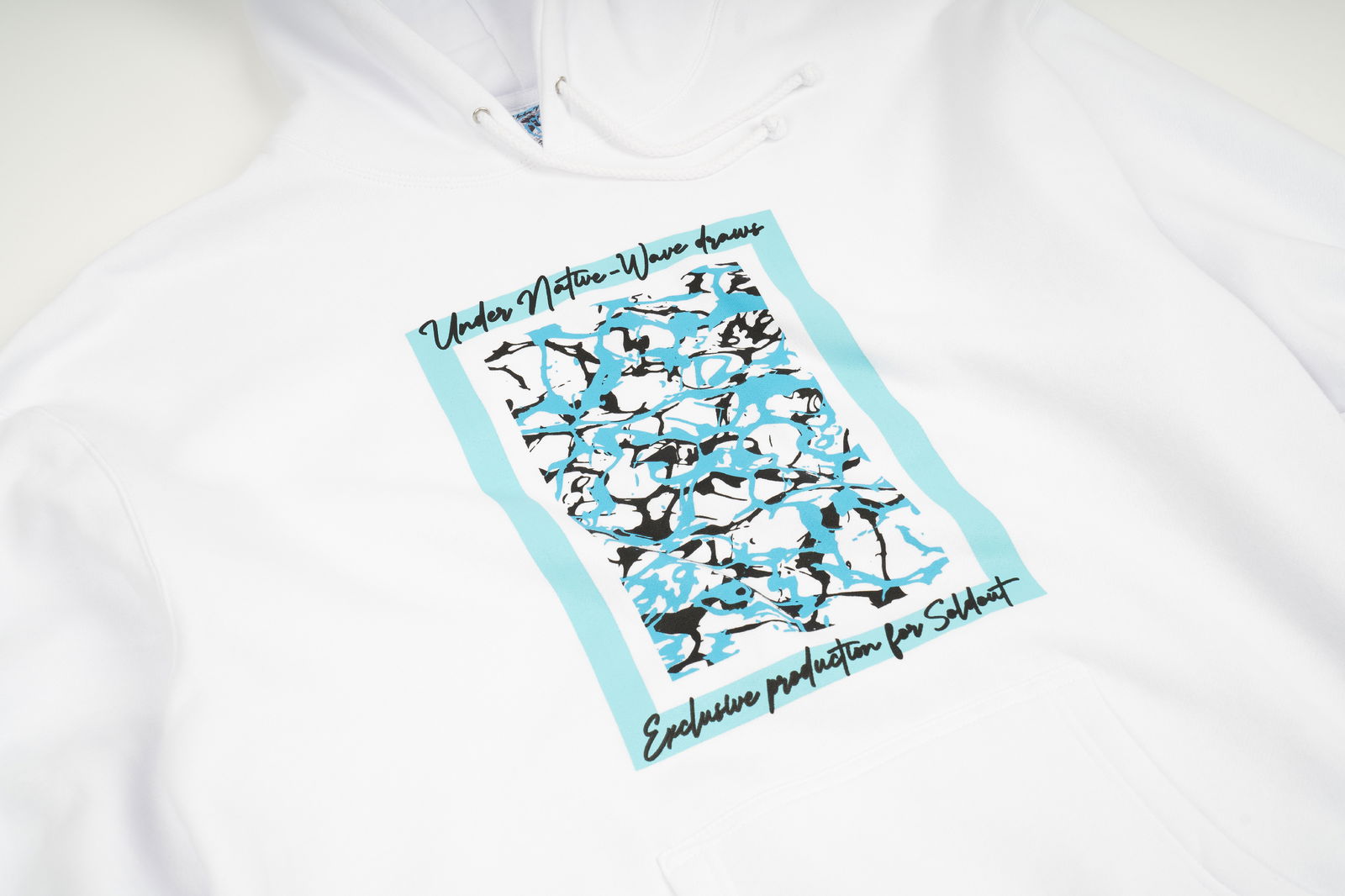 Wave Draws Hoodie White