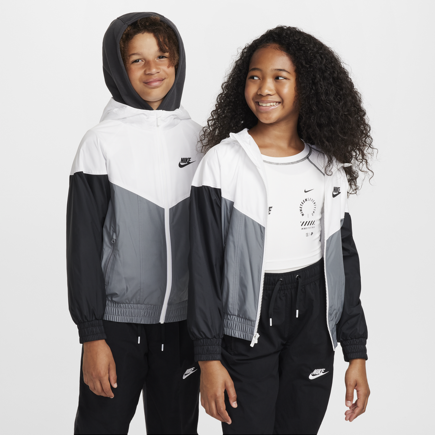 Vetrovka Nike Sportswear Windrunner Hooded Jacket Biela | FZ5516-100, 1