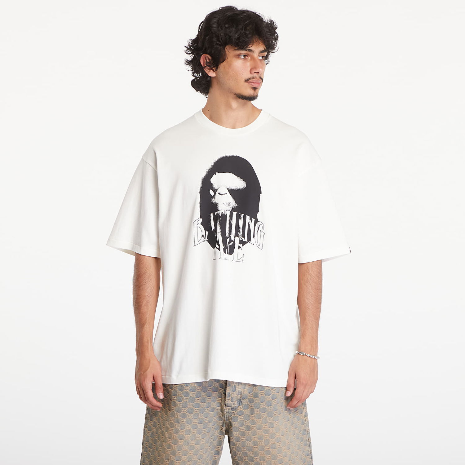 Tričko BAPE A BATHING APE Spray Print Logo Relaxed Fit Short Sleeve Tee Ivory Biela | 001TEK801346M IVY, 0