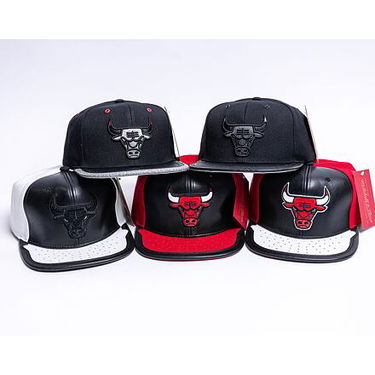 Šiltovka Mitchell & Ness Day One Snapback Bulls Cap Čierna | 6HSSMM19224-CBUWHBK, 7