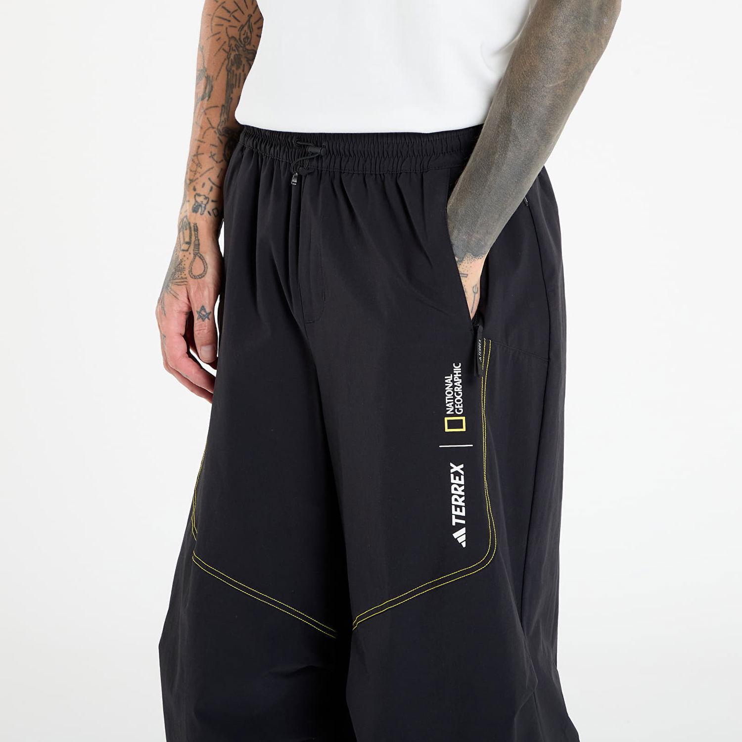 Nohavice adidas Originals adidas x National Geographic Aeroready Pants Čierna | KA3278, 1