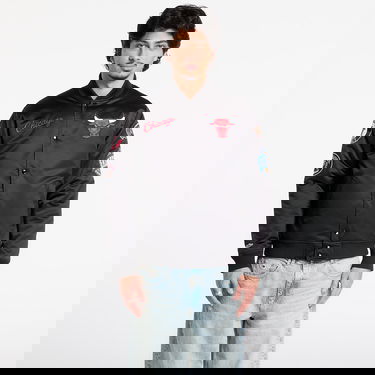 Bomber bunda Mitchell & Ness Blackout Heavyweight Satin Jacket Chicago Bulls NBA Čierna | JK15027-CBUBLCK, 0