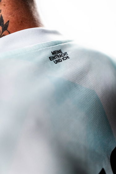 Dres Mizuno Eintracht Spontent Geometric Pattern Short-Sleeve Jersey 2025/2026 Rôznofarebný | 400017-white, 2