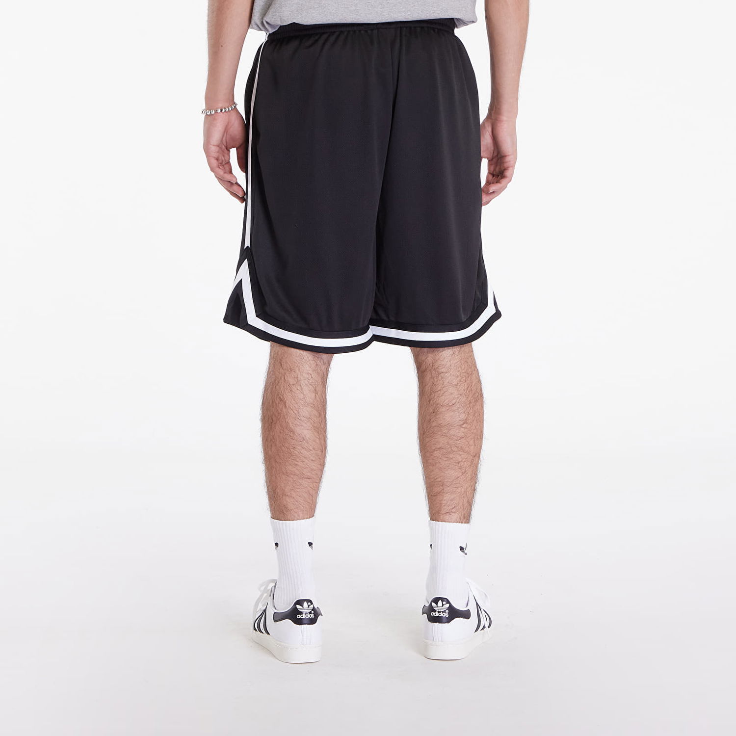 Šortky Urban Classics Stripes Mesh Shorts Black/ Black/ White Čierna | TB243-00052, 1