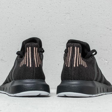 Tenisky a topánky adidas Originals Swift Run Čierna | B37723, 4