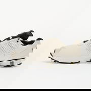 A3 Control Core White/ Core White/ Black