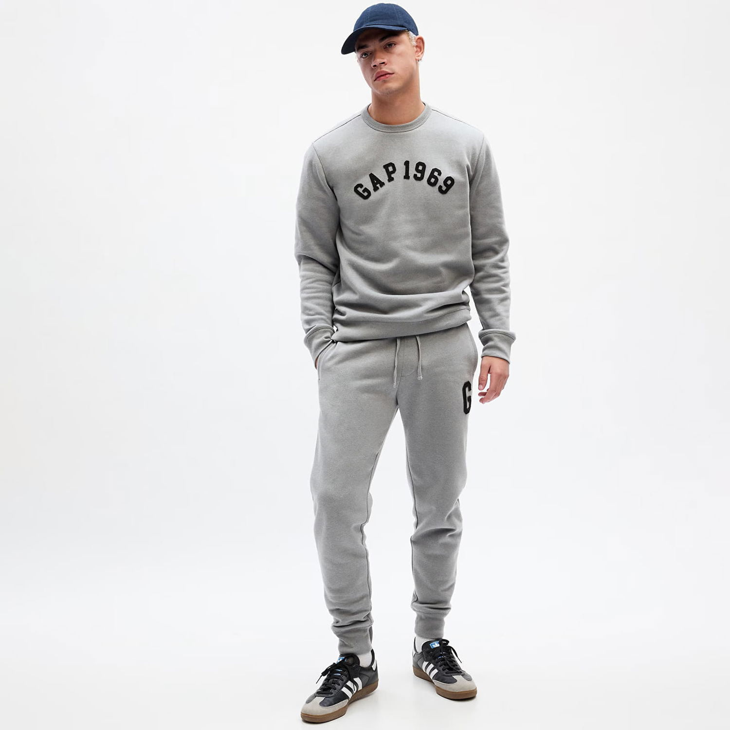 Tepláky GAP Logo Jogger Sweatpants Pilot Grey Šedá | 817086-00, 0