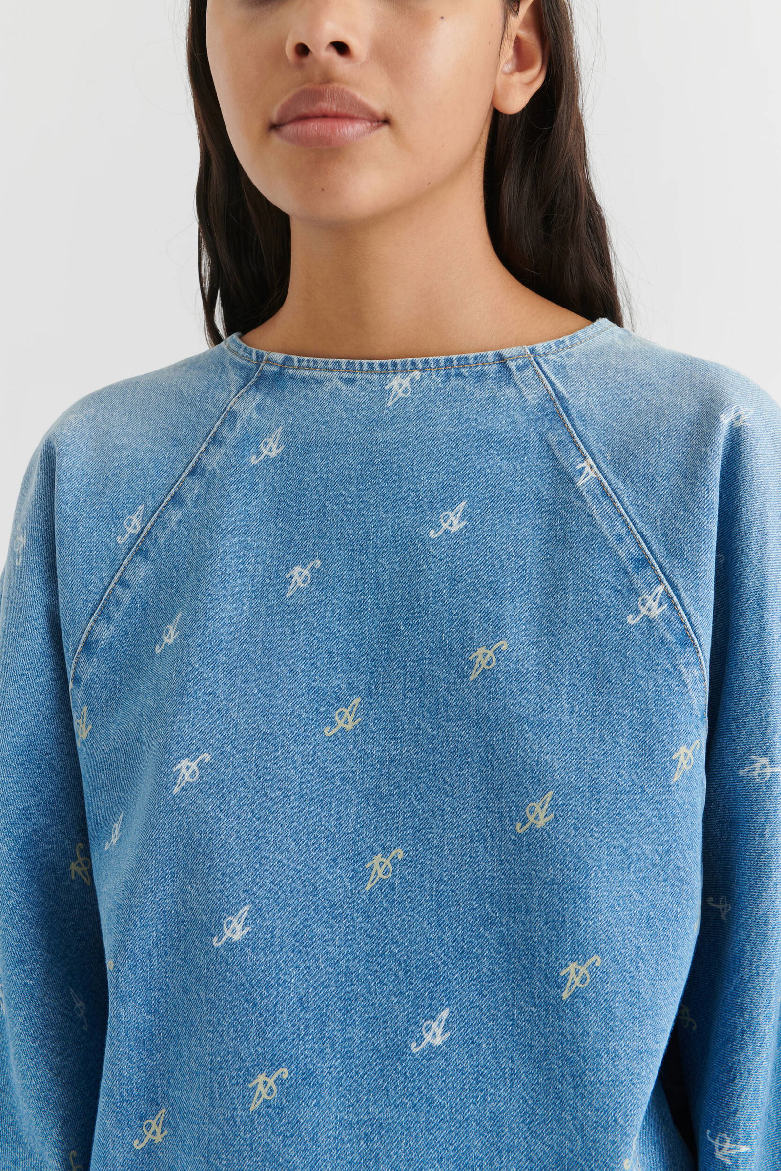 Daisy Script A Sweatshirt