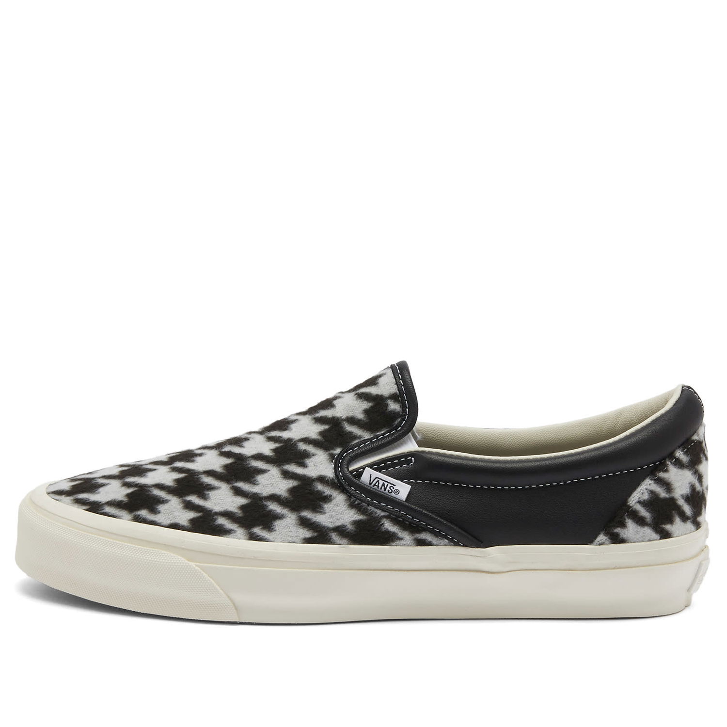 Tenisky a topánky Vans Men's Slip-On Reissue 98 in Lx Houndstooth Black, Size UK 6 | END. Clothing Čierna | VN000CSEBLK, 0