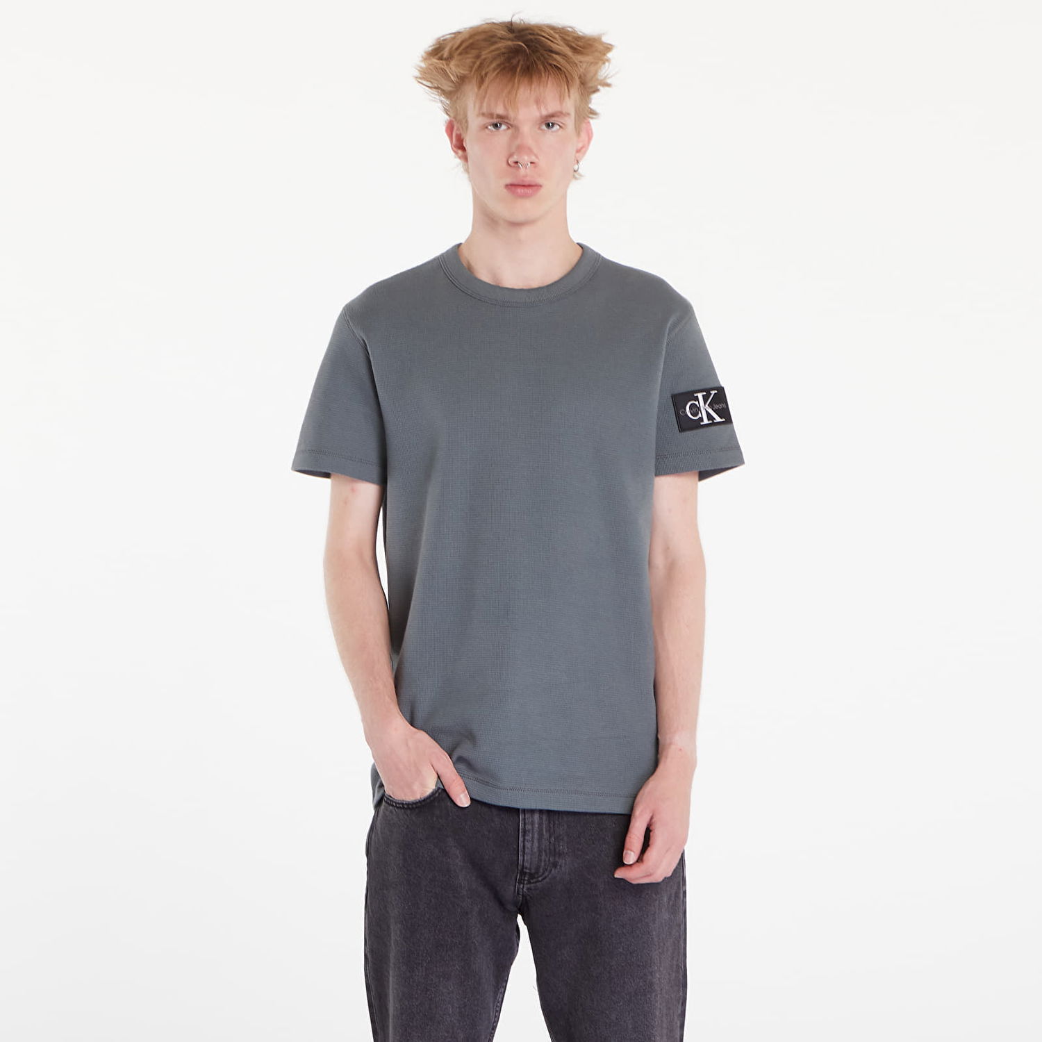 Tričko CALVIN KLEIN Waffle Cotton Badge T-Shirt Endless Grey Šedá | J30J323489 PSL, 0