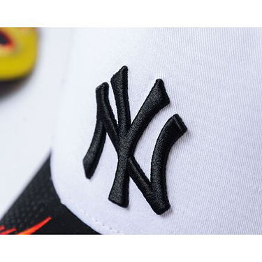 Šiltovka New Era Trucker Flame Baseball Cap Biela | 60565478, 3