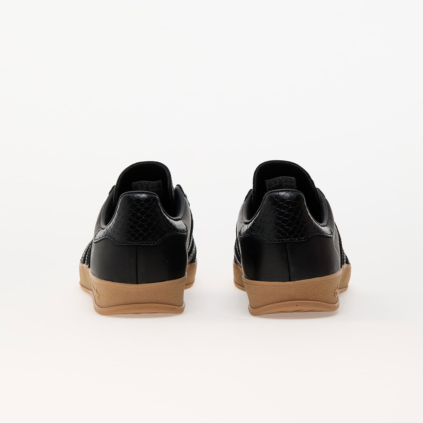 Gazelle Indoor Core Black/ Core Black/ Gum4