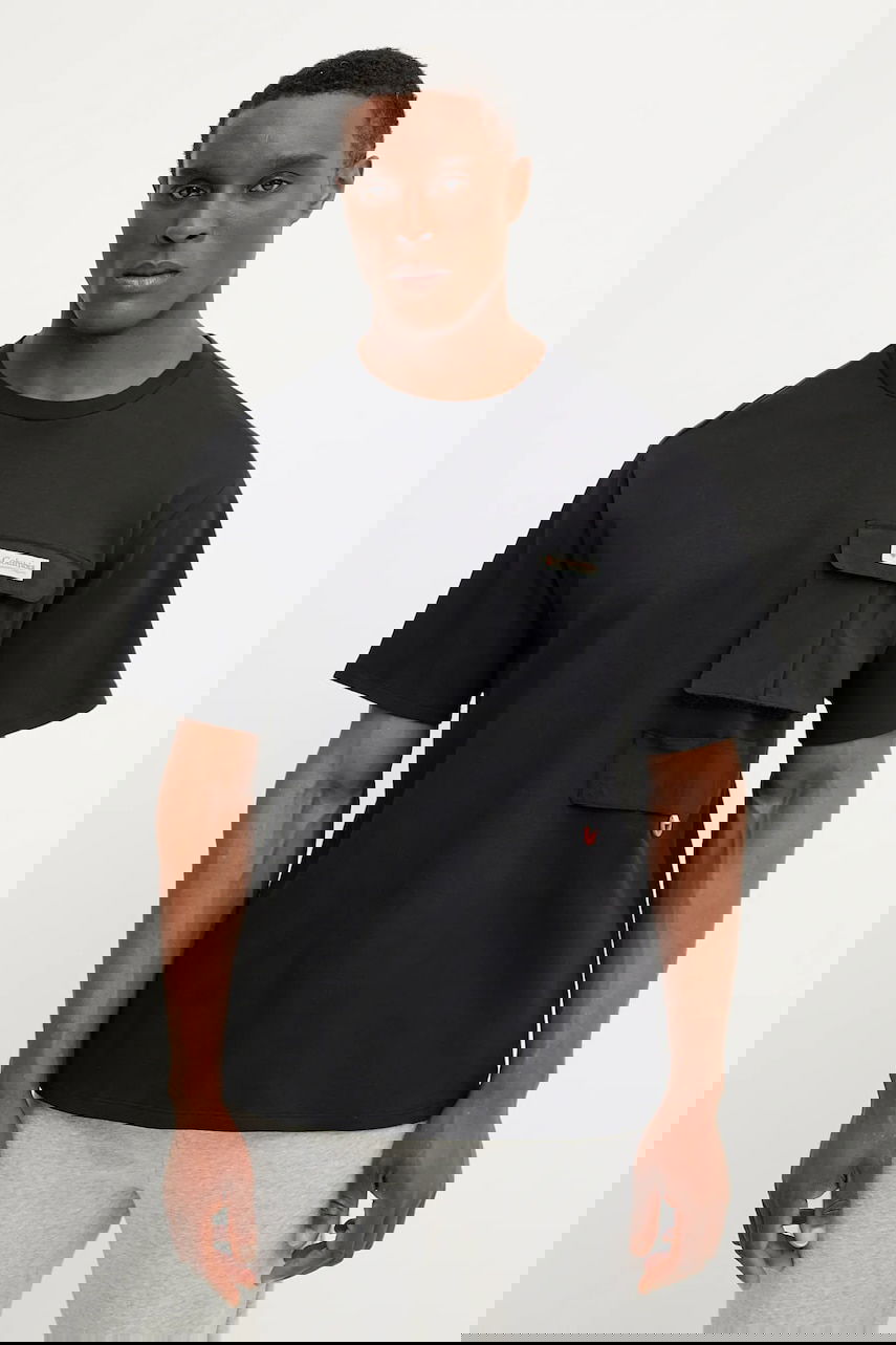 Tričko Columbia Cove Beach T-Shirt with Utility Pockets Čierna | 2126091, 0