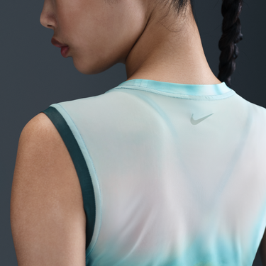 Tielko Nike Dri-FIT Printed Training Tank Top From Artist Collection Tyrkysová | HM4793-478, 4
