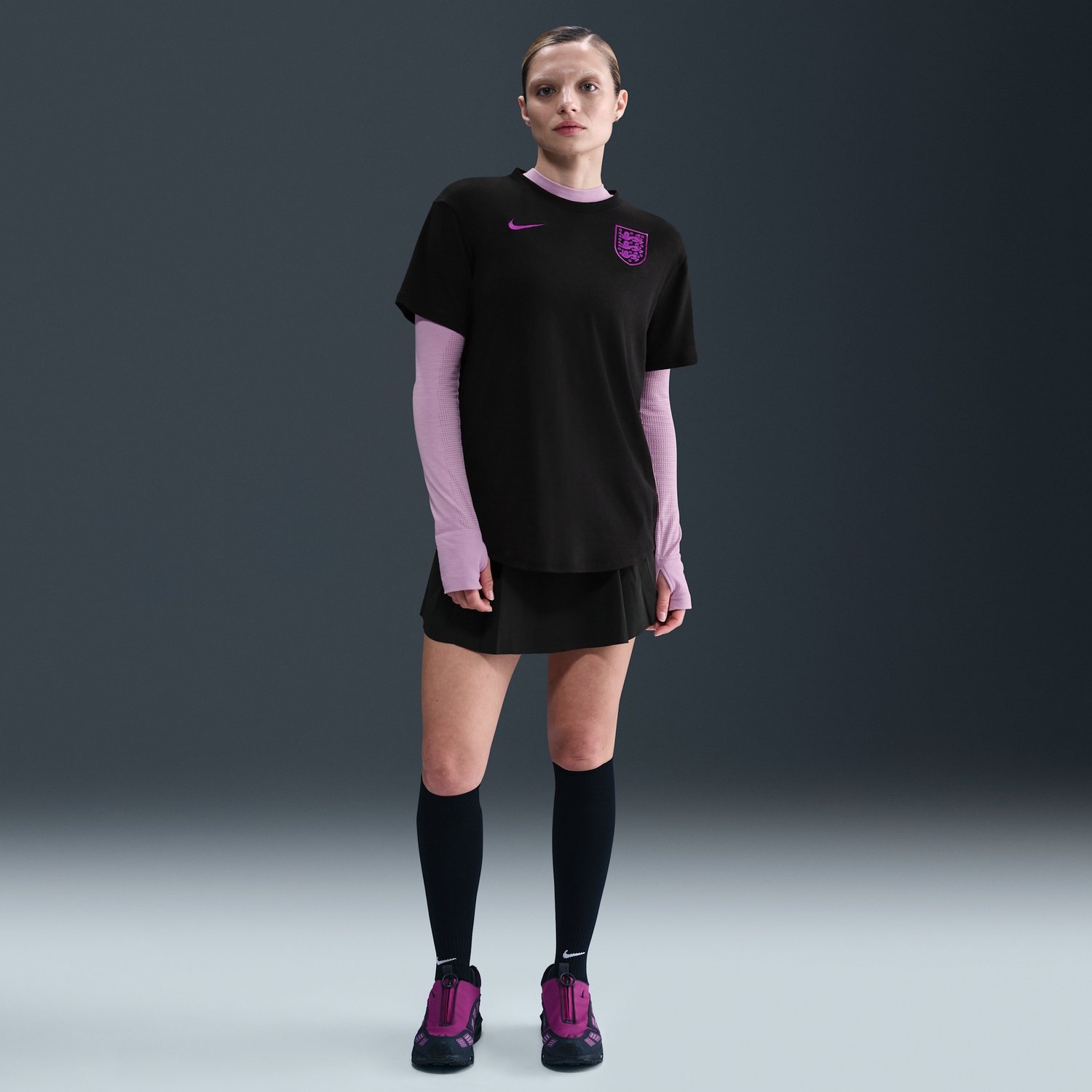 Tričko Nike England Relaxed Short Sleeve Football T-Shirt Čierna | HF4917-010, 1