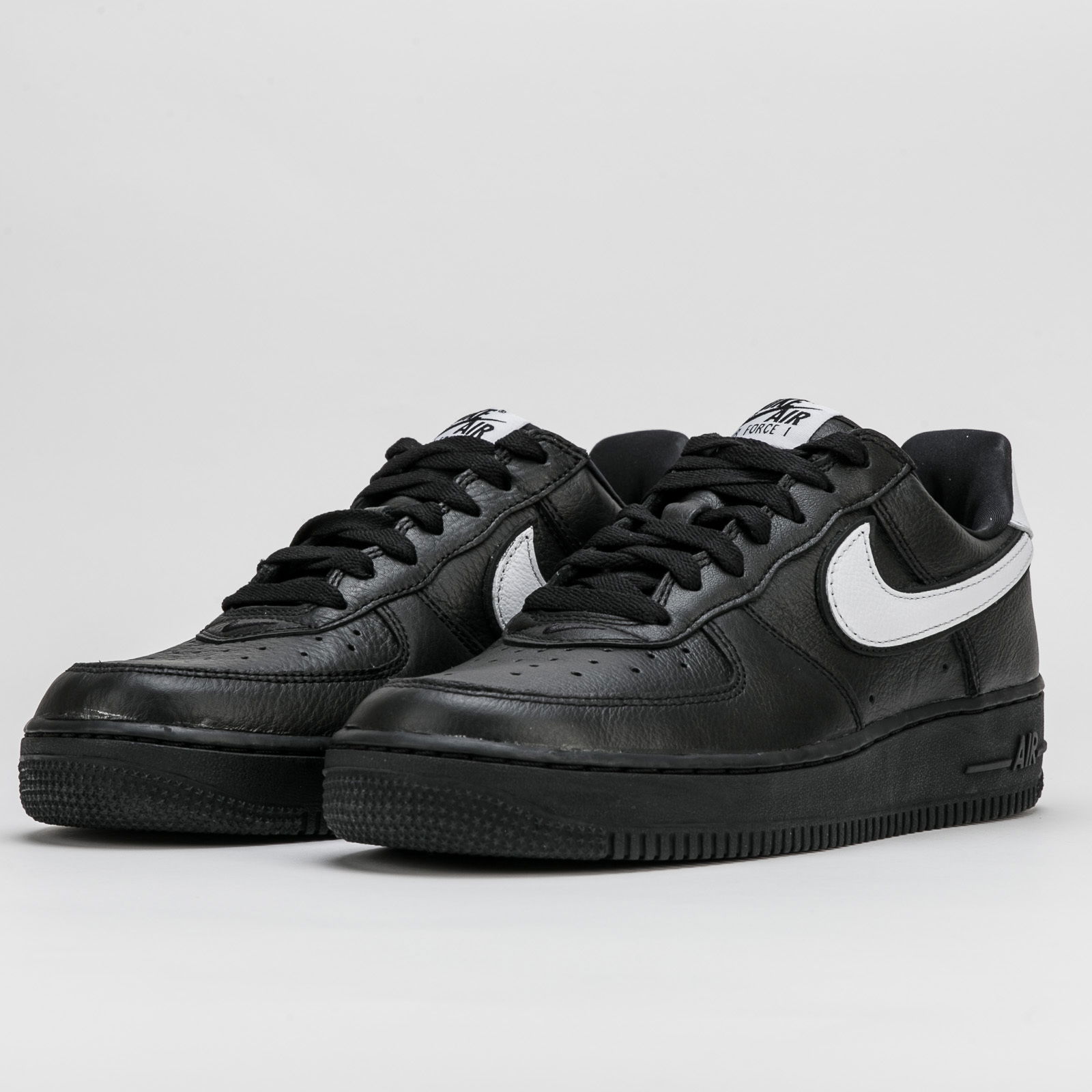 Air Force 1 Low Retro QS "Black White"