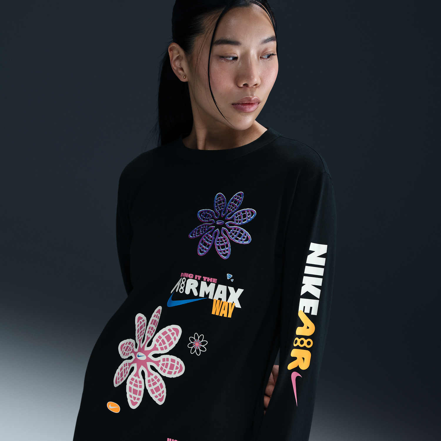 Sveter Nike Nike Sportswear Long Sleeve Loose Fit Graphic T-Shirt Čierna | HF9529-010, 0