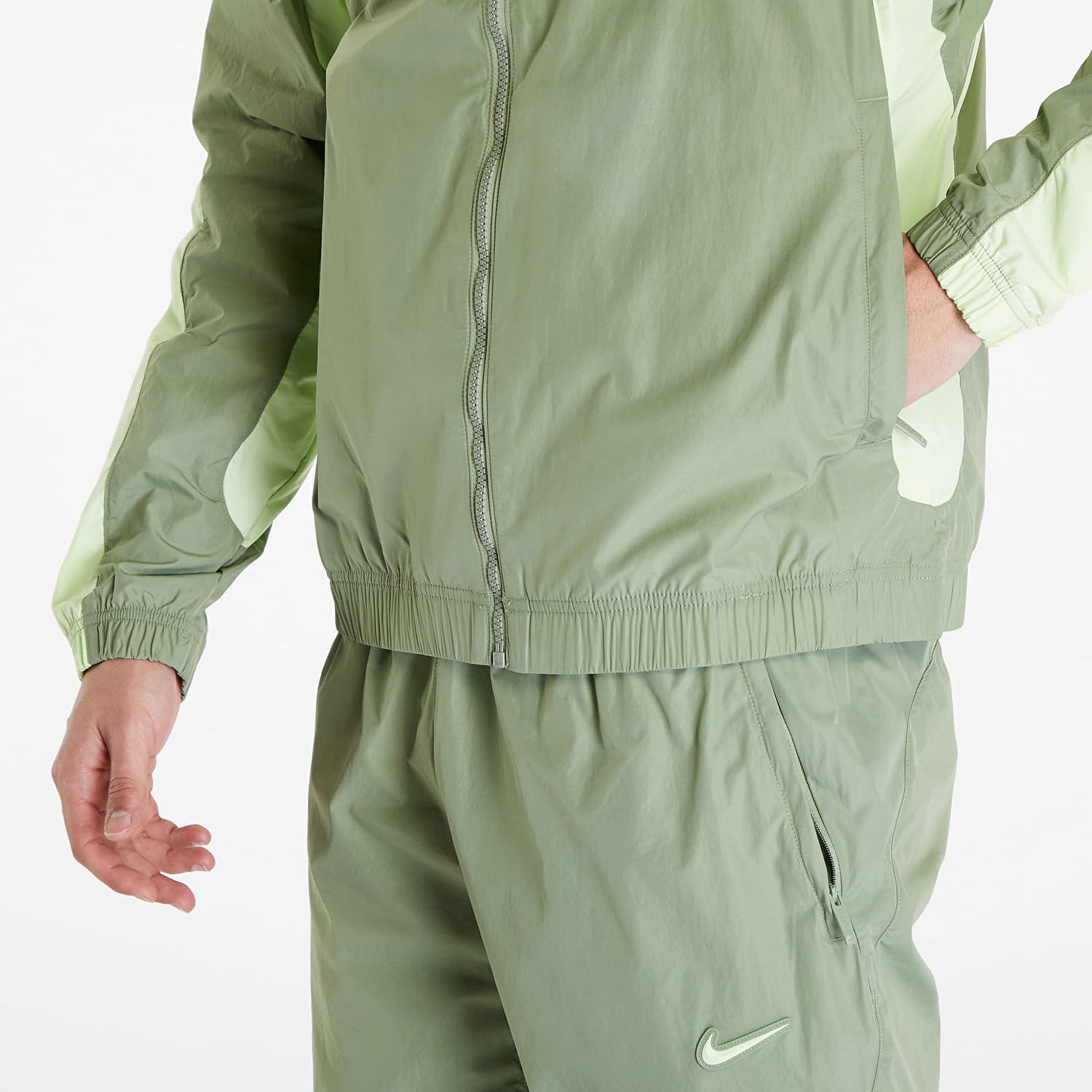 Vetrovka Nike NOCTA x NRG CS WOVEN TRACK JACKET Zelené | FN7666-386, 1