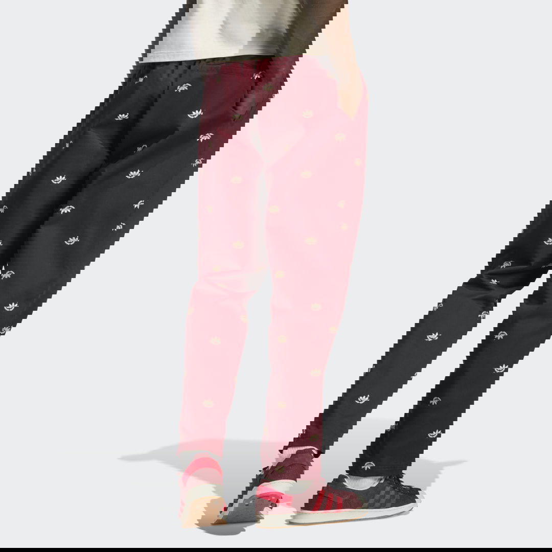 Tepláky adidas Originals Graphics Archive Chino Pants Vínová | IC5768, 1