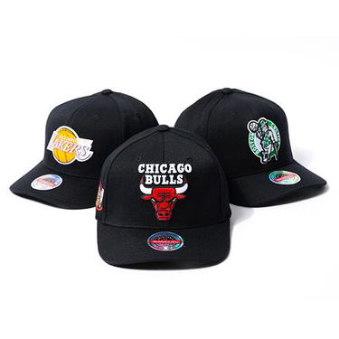 Šiltovka Mitchell & Ness NBA Top Spot Classic Red Chicago Bulls Black Čierna | HHSSINTL1265-CBUBLCK, 2
