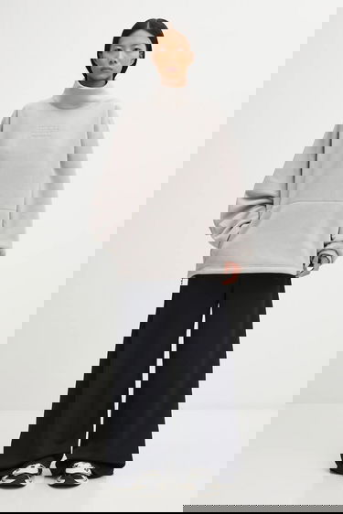 Mikina Maison Margiela MM6 Maison Margiela x Salomon Smooth Fleece Turtleneck Sweatshirt Šedá | S52NH0035.M20140.858, 4