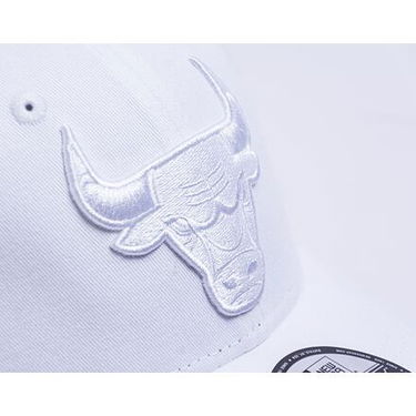 Šiltovka New Era 9FORTY NBA Essential Chicago Bulls White / White One Size Šedá | 60471484, 3