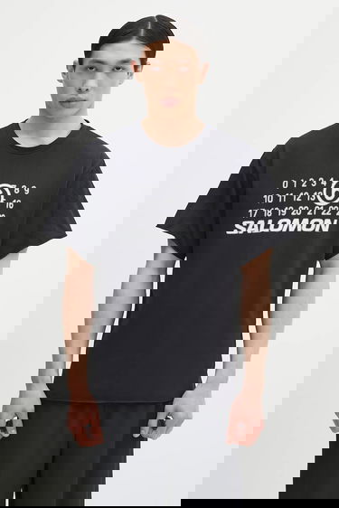 Tričko Maison Margiela MM6 Maison Margiela x Salomon Printed T-Shirt Čierna | SH0GC0051, 0