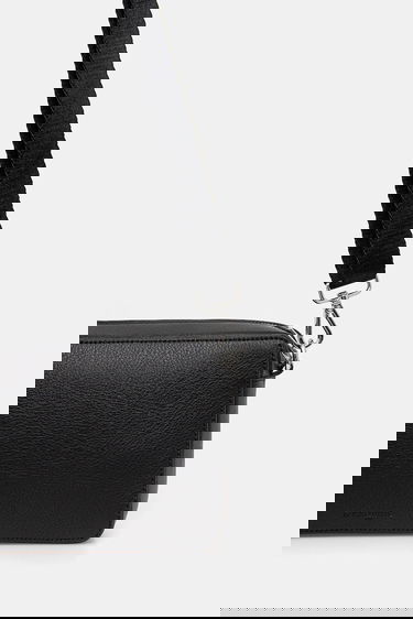 Kabelka MAISON KITSUNÉ Profile Fox Crossbody Čierna | PM05106LC0045, 2