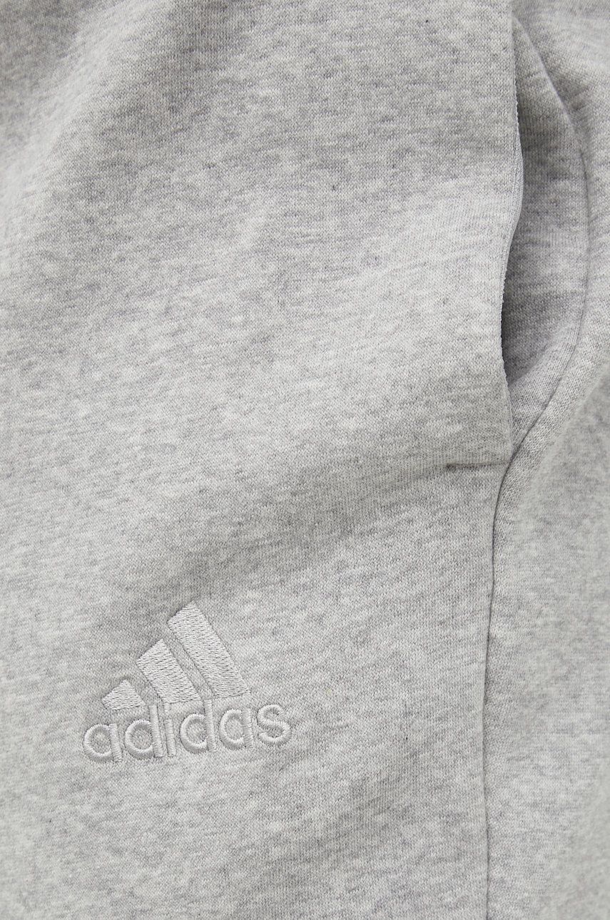 Tepláky adidas Originals Essentials Fleece Tapered Cuff Logo Pants Šedá | GK8969, 1