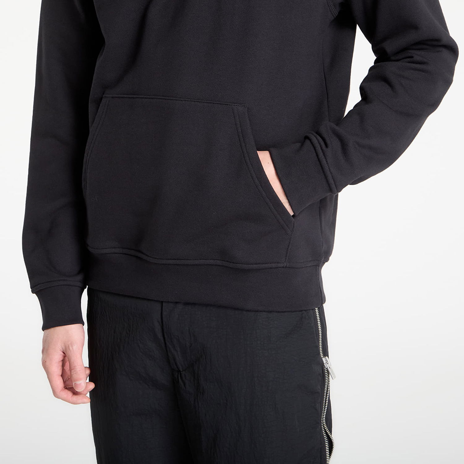Mikina adidas Originals Ess Hoodie Čierna | JD2404, 1