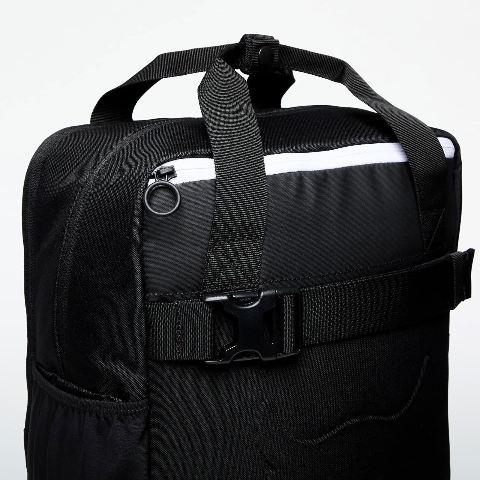 Project Rock Box DF BP Black/ White 30 l