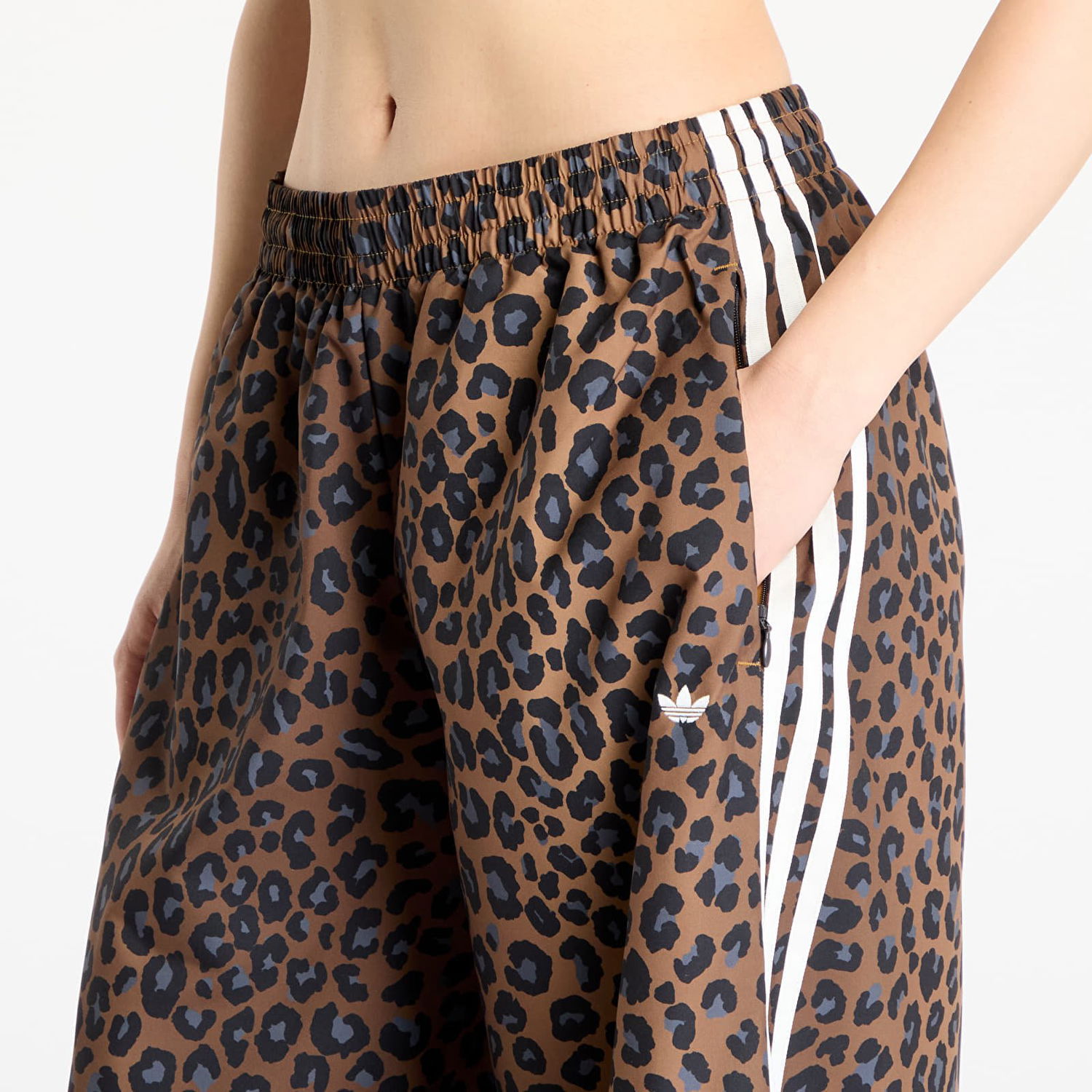 Tepláky adidas Originals adidas Firebird Leopard Oversized Track Pants Hnedá | JW7302, 1