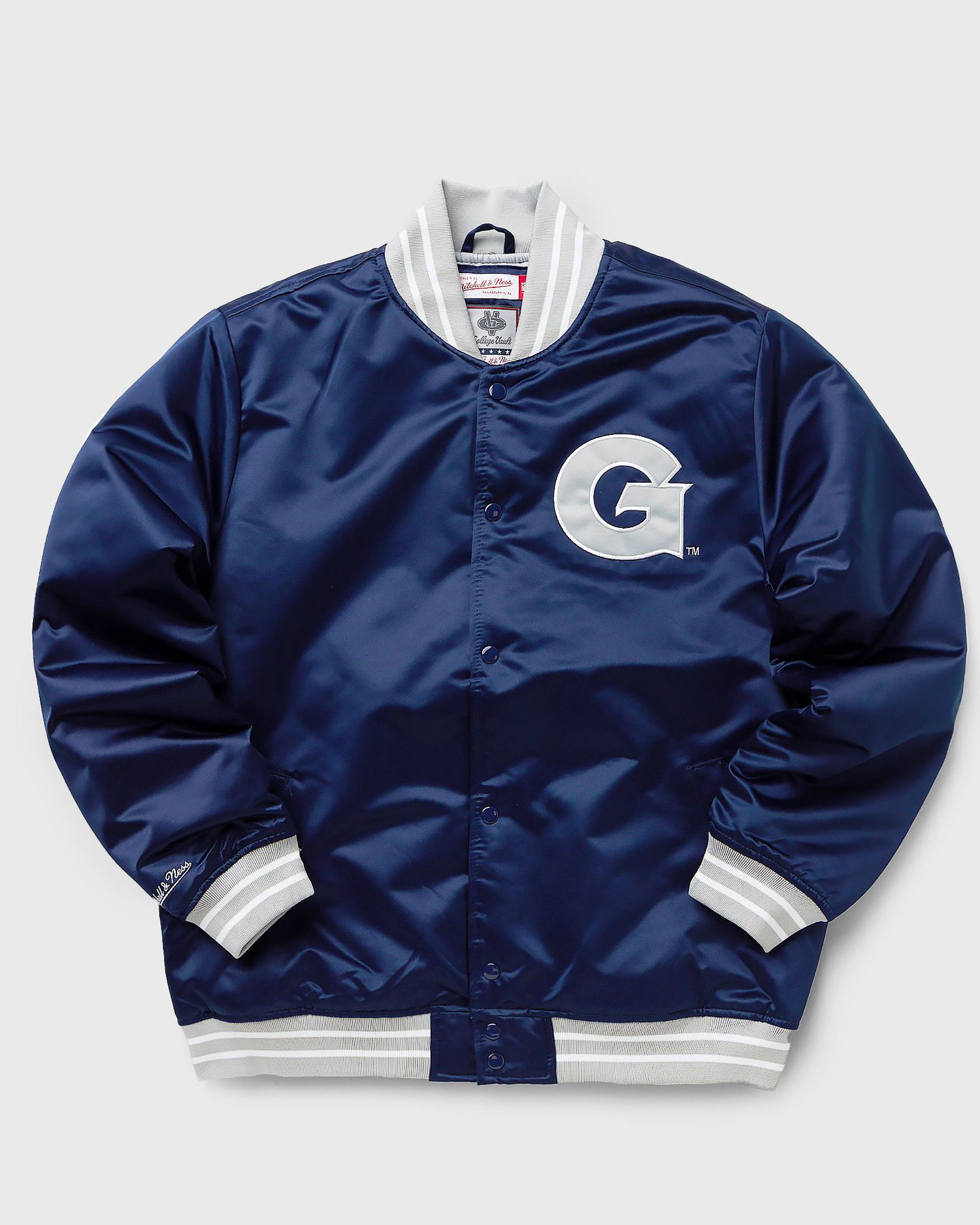 Bomber bunda Mitchell & Ness NFL Heavyweight Satin Jacket Georgetown University Navy | OJBF3413-GTWYYPPPNAVY, 0