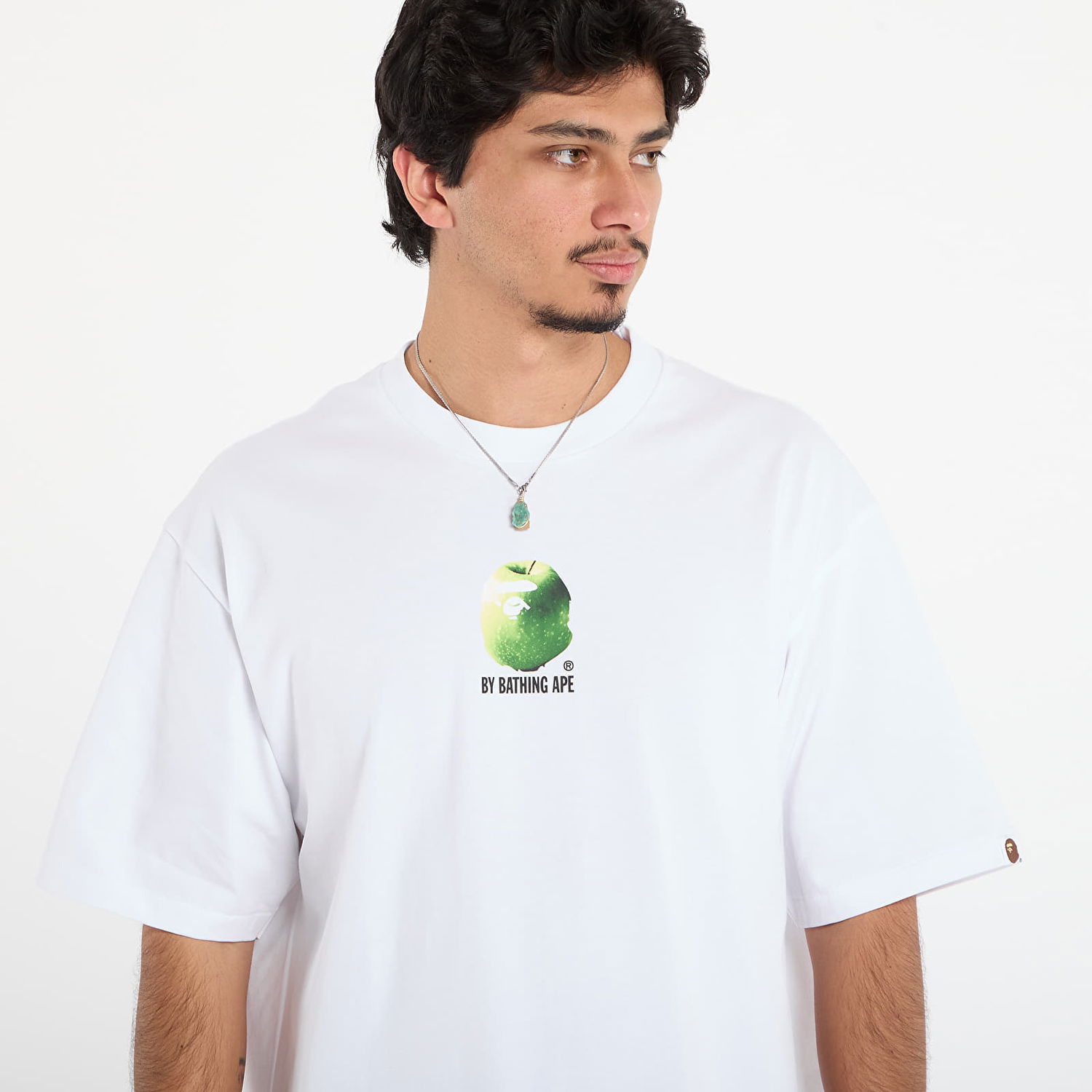 Tričko BAPE A BATHING APE Apple Graphic Relaxed Fit Tee Biela | 001TEL801308MWHT, 1
