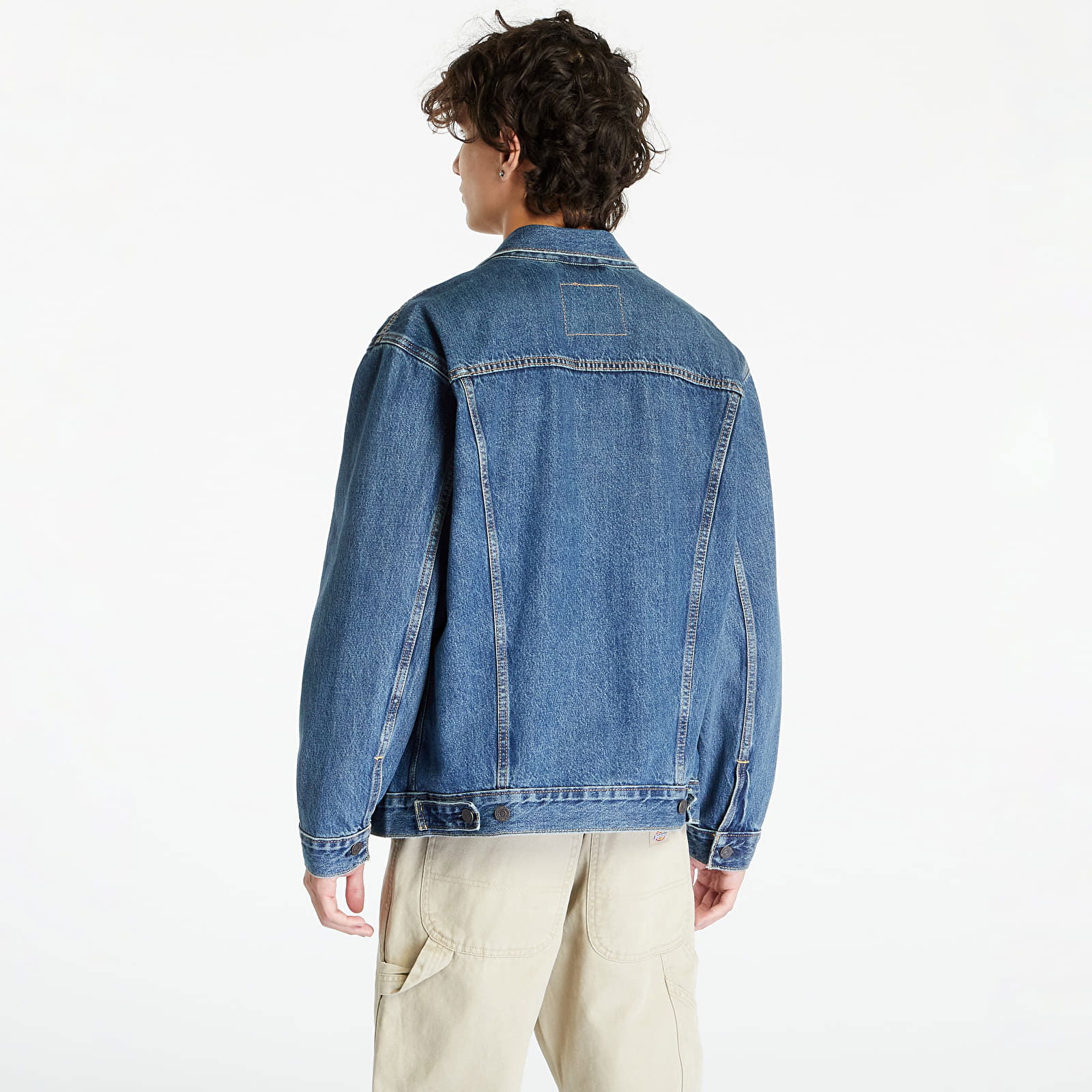 ® Relaxed Fit Trucker Jacket Med Indigo - Worn In