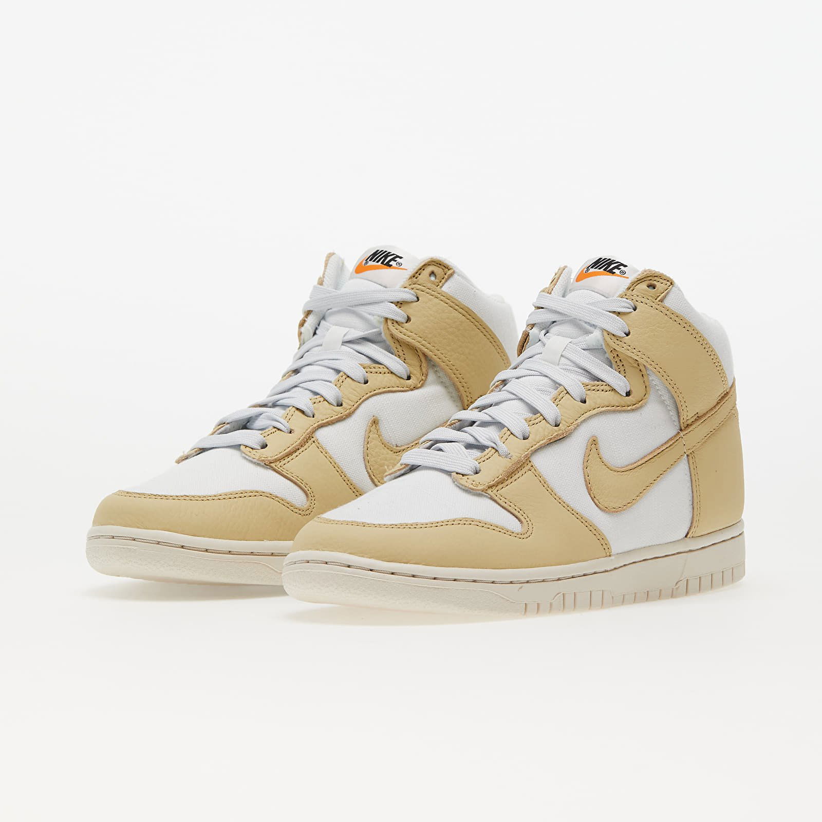 Dunk High LX