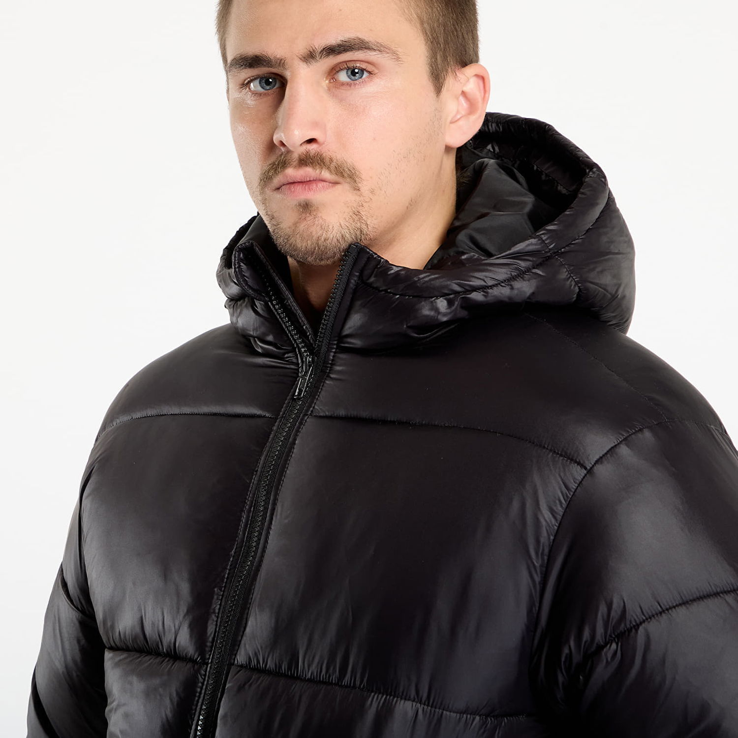 Prešívaná bunda Urban Classics Hooded Shiny Puffer Jacket Čierna | TB7585-00007, 1