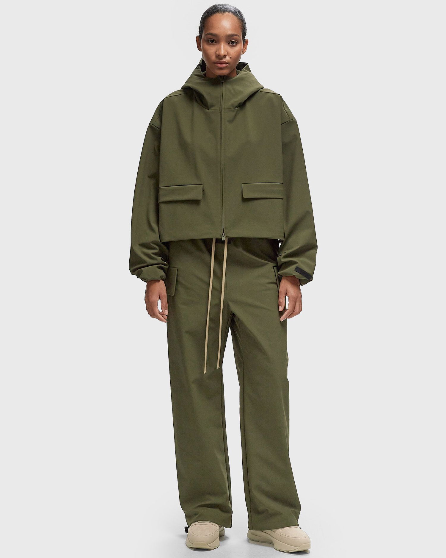 Vetrovka Fear of God Essentials Bonded Nylon Hooded Anorak Windbreaker Zelené | 202BT245275FW-076, 1