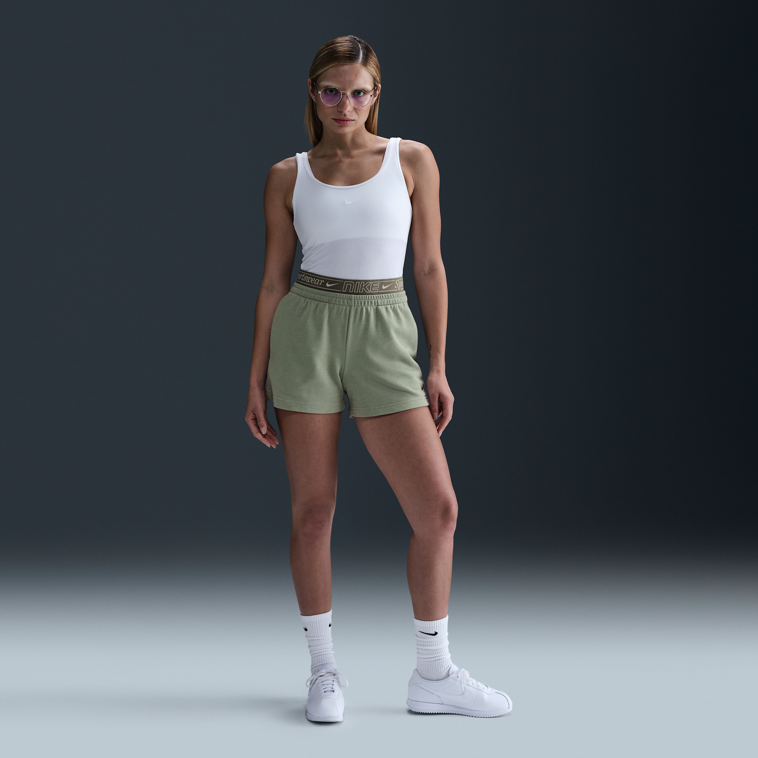 Šortky Nike Nike Sportswear Chill Terry Mid-Rise Shorts Zelené | IB7885-370, 1