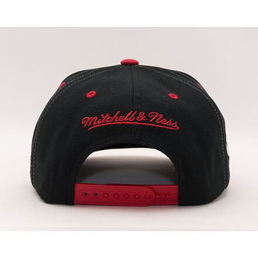 Šiltovka Mitchell & Ness Overbite Pro Snapback Chicago Blackhawks Black Čierna | HHSS7311-CBHYYPPPBLCK, 2