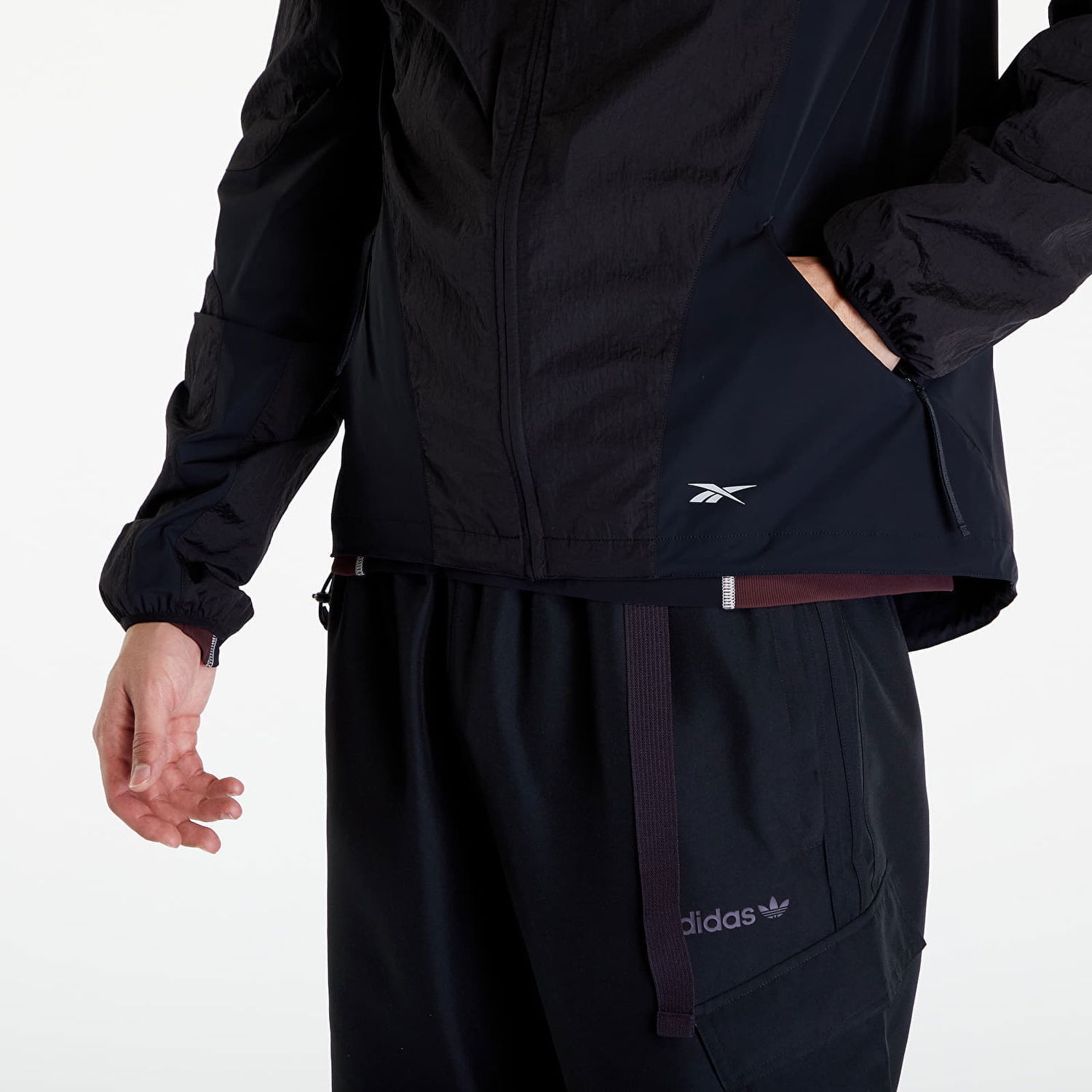 Bunda Reebok Men's windbreaker Paneled Running Jacket Black Čierna | RMVL001C99FAB0011000, 1