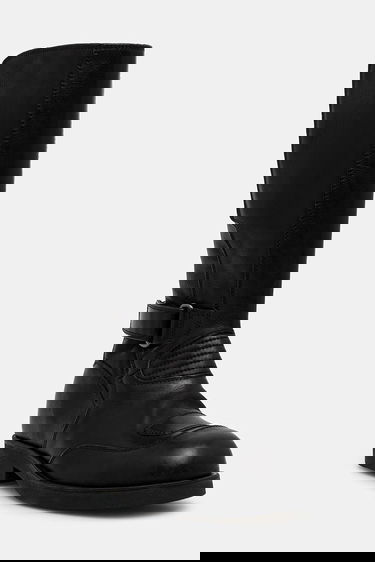 Tenisky a topánky Maison Margiela MM6 Maison Margiela Tall Leather Boots with Buckle and Flat Heel Čierna | S66WW0100.P7431.T8013, 0