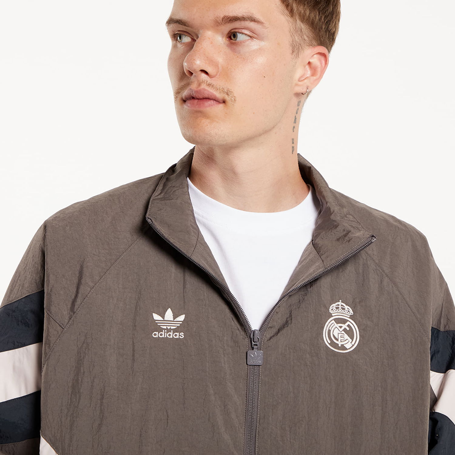 Vetrovka adidas Originals Real Madrid Originals Track Top Charcoal/ Dark Grey Šedá | JI9479, 1
