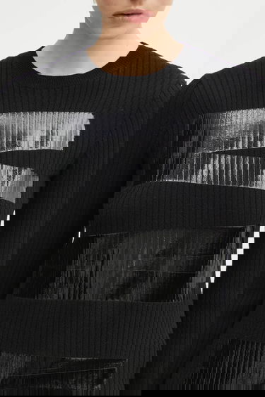 Sveter Maison Margiela MM6 Maison Margiela Ribbed Wool Blend Long-Sleeve Sweater with Shiny Panels Čierna | S62HL0041.M13196.900S, 3