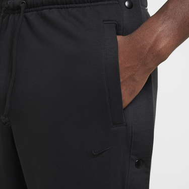 Tepláky Nike LeBron Standard Issue Therma-FIT Men's Basketball Pants Čierna | FZ1036-010, 1
